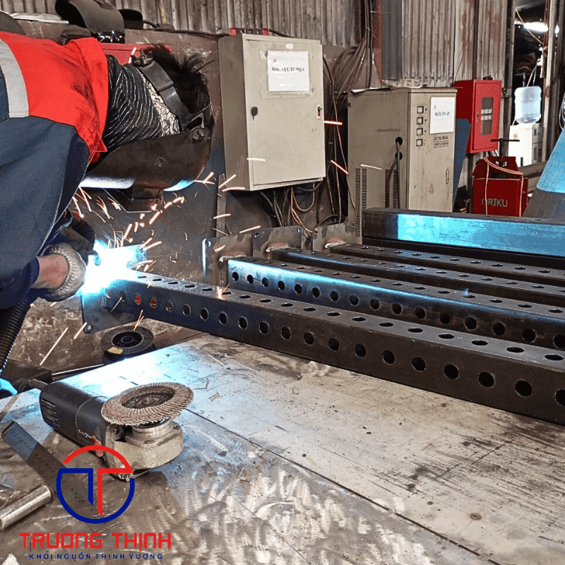 Sử dụng máy móc có thể bị chấn thương nếu không tuân thủ quy định